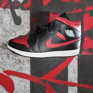 Air Jordan Retro 1 Mid Sz 13